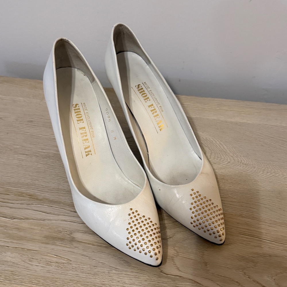 Vintage Shoe Freak Studded Gold White Heels Size 8